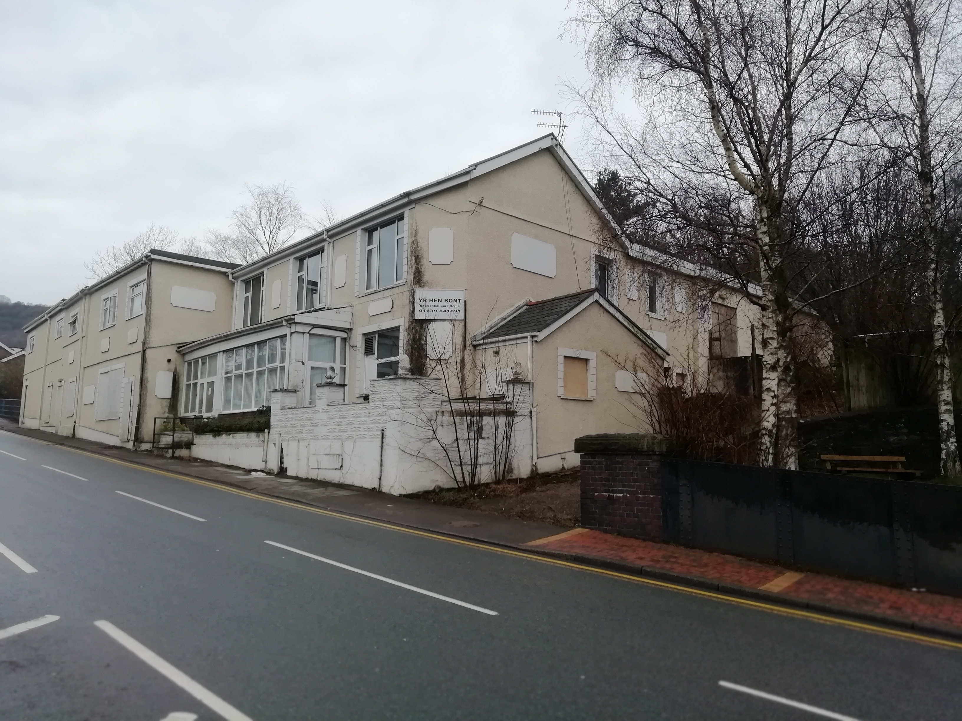 The old Station Inn, Ystalyfera, photographed in December 2020