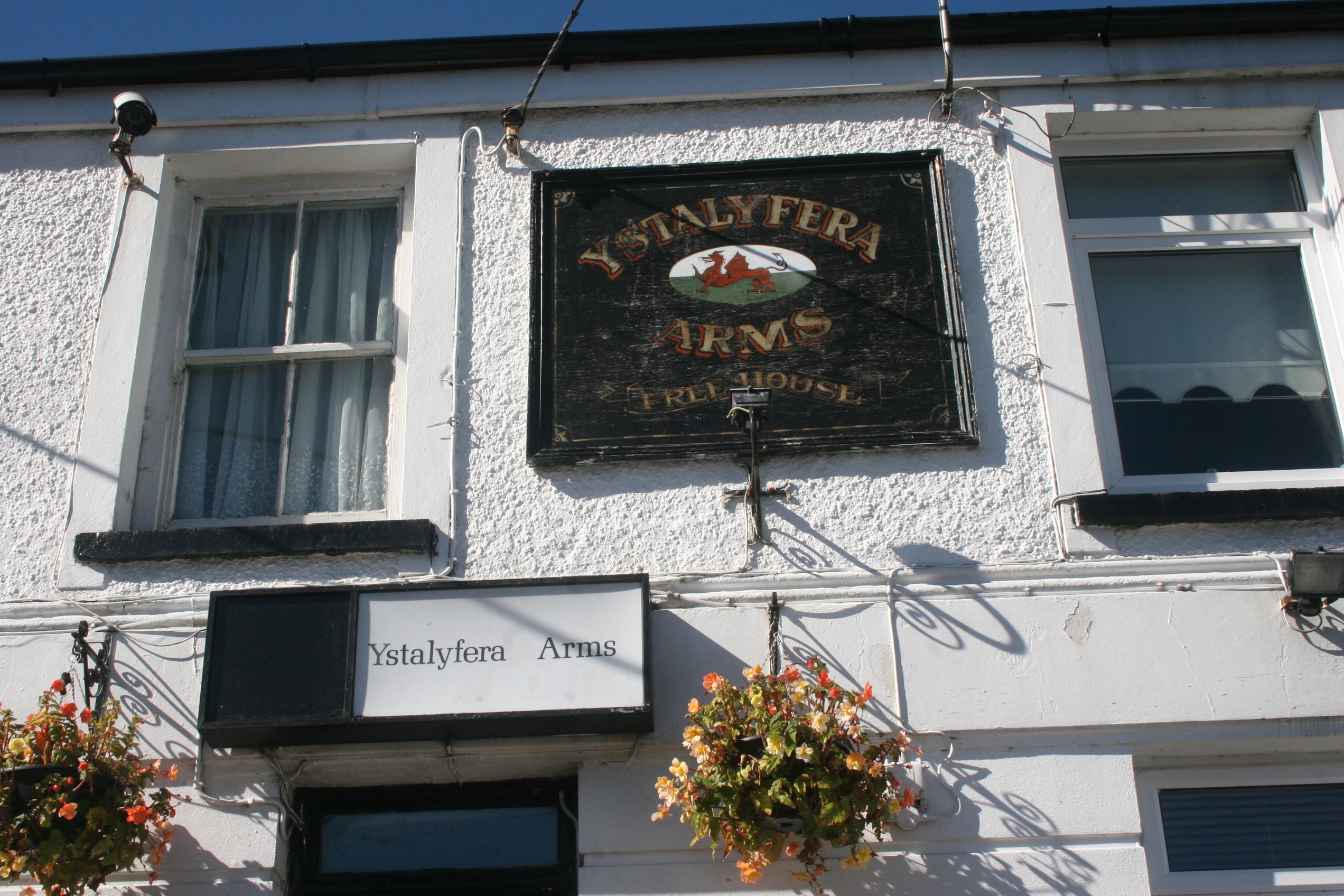 Ystalyfera Arms sign